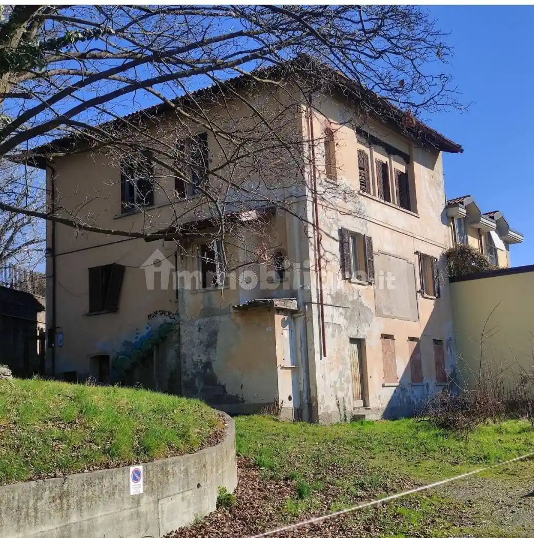 Casa indipendente in vendita a Varese
