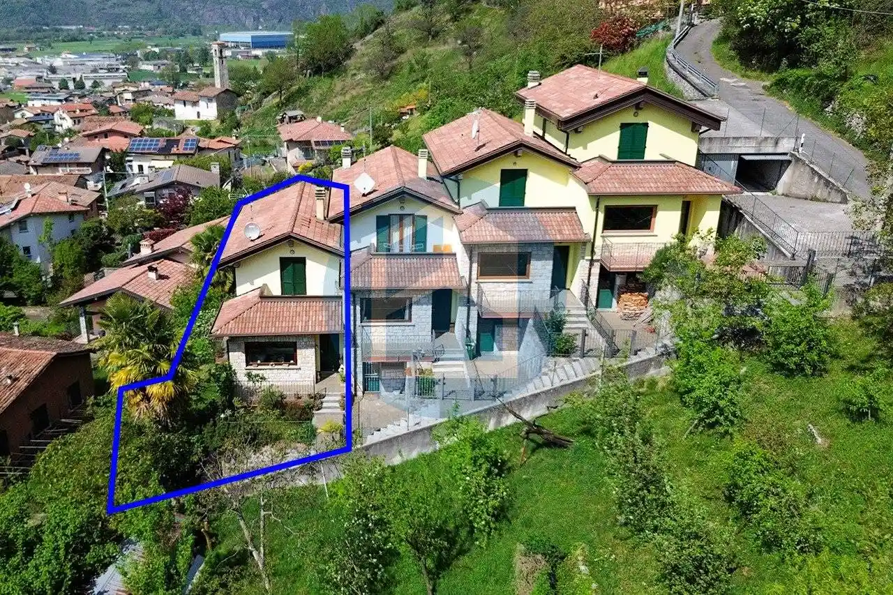 Villa in vendita a Artogne