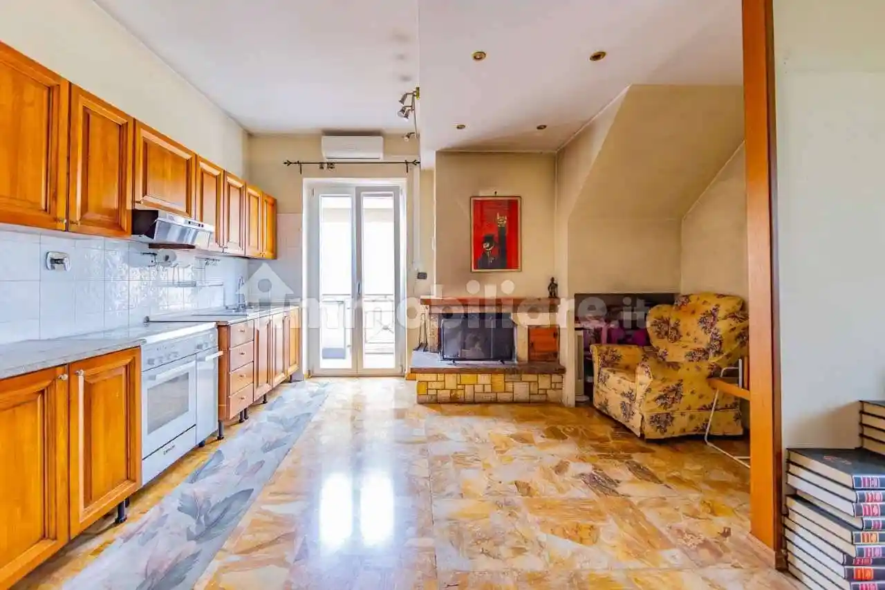 Appartamento in vendita a Roma