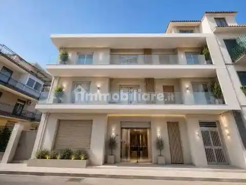 Palazzo - Edificio in vendita a Valdina