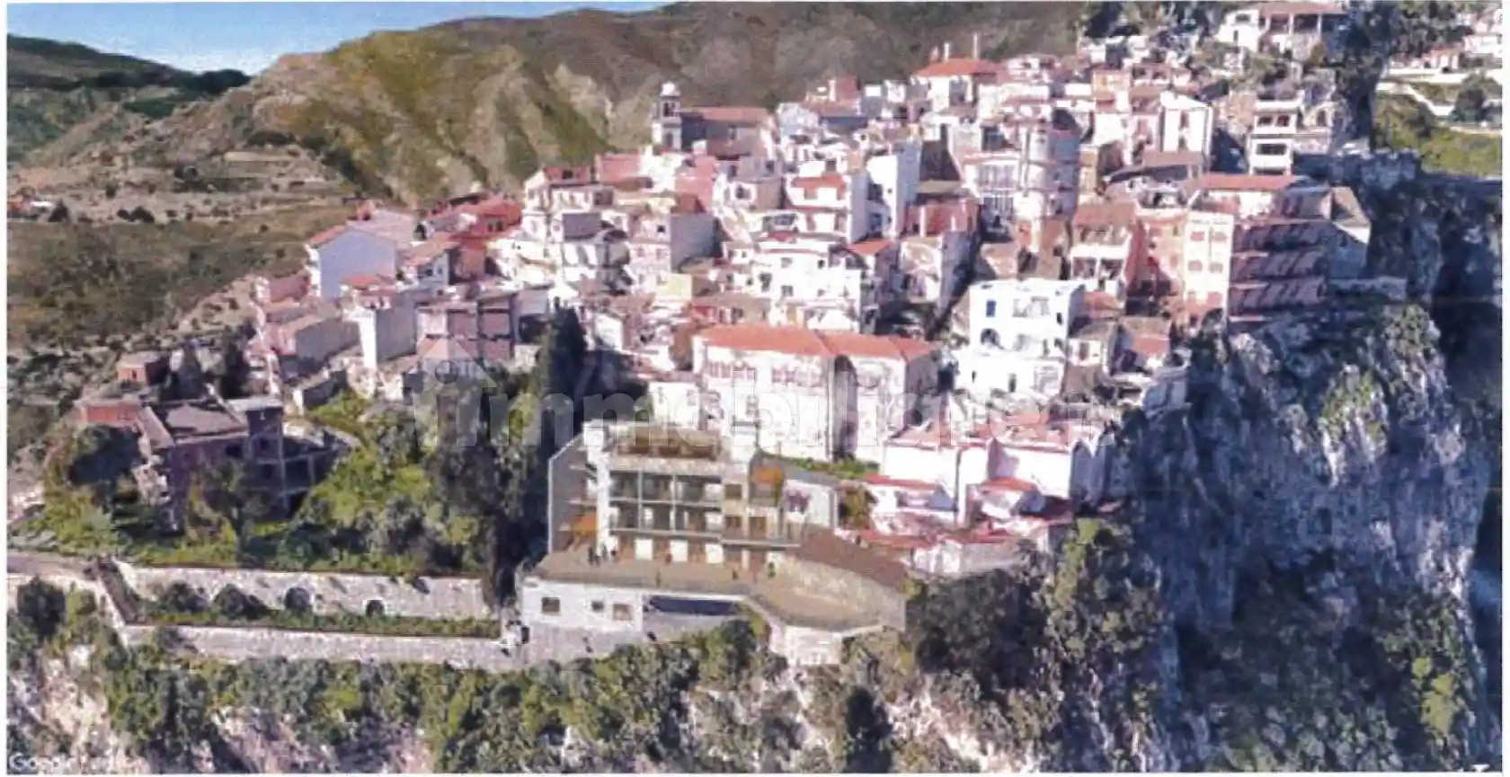Palazzo - Edificio in vendita a Castelmola