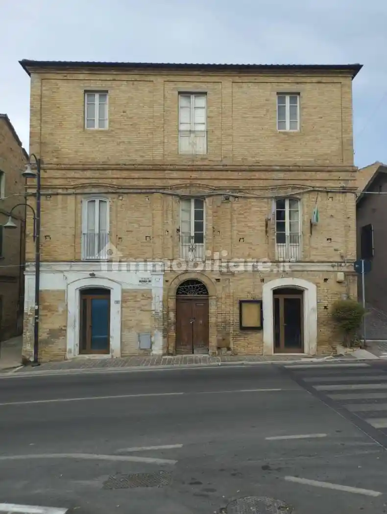 Palazzo - Edificio in vendita a Spoltore