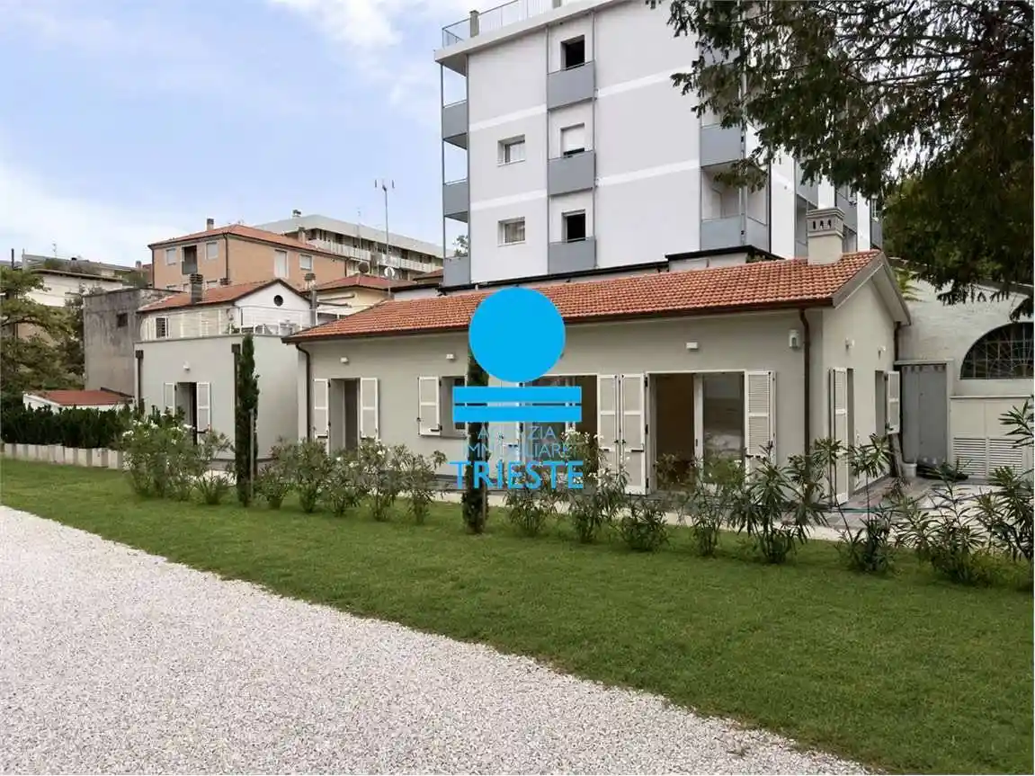 Casa indipendente in vendita a Pesaro