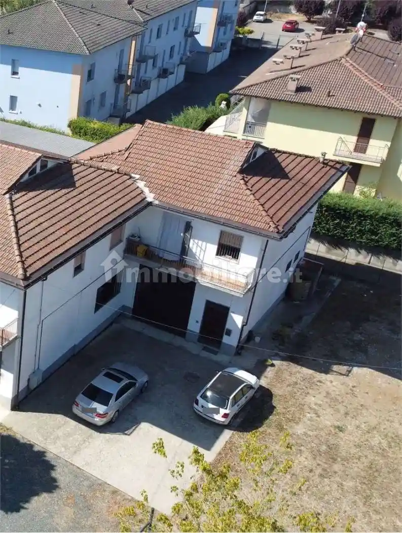 Casa indipendente in vendita a Calamandrana