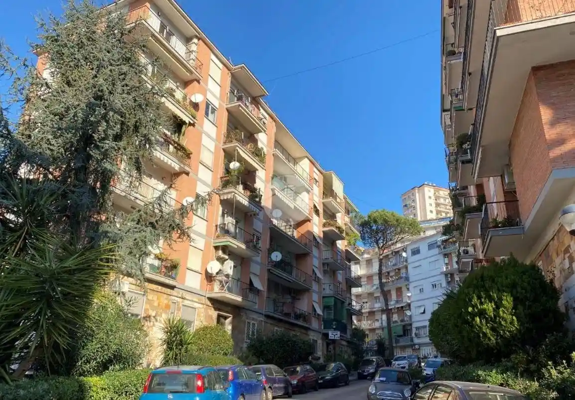 Appartamento in vendita a Napoli