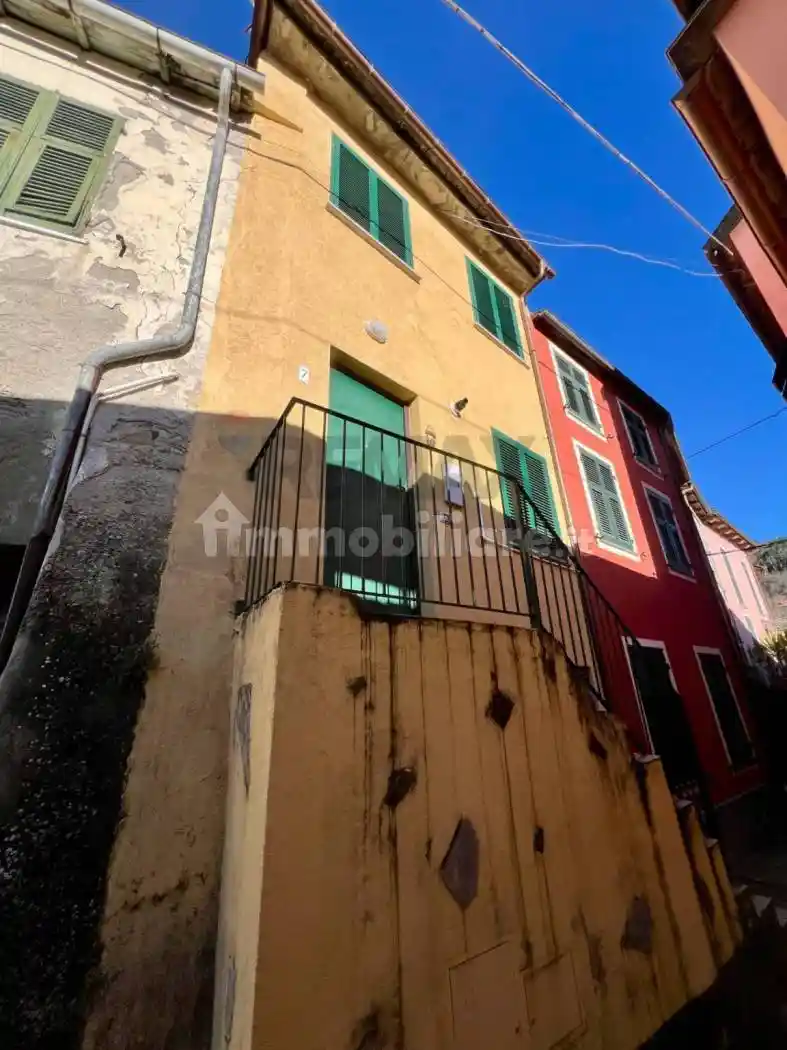 Casa indipendente in vendita a Carrodano