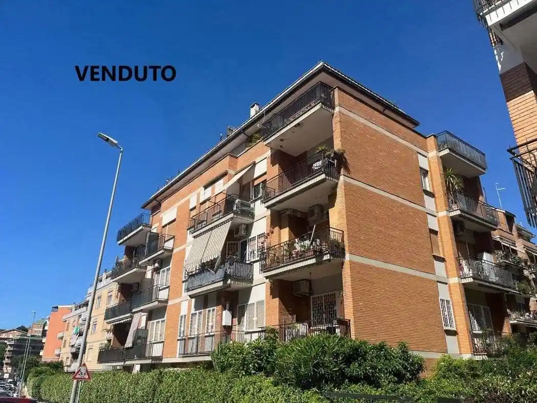 Appartamento in vendita a Roma