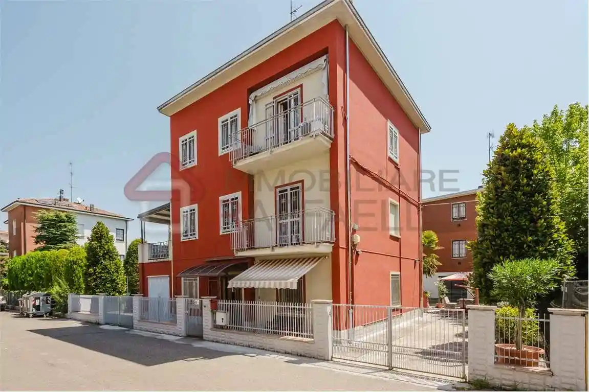 Villa in vendita a Modena