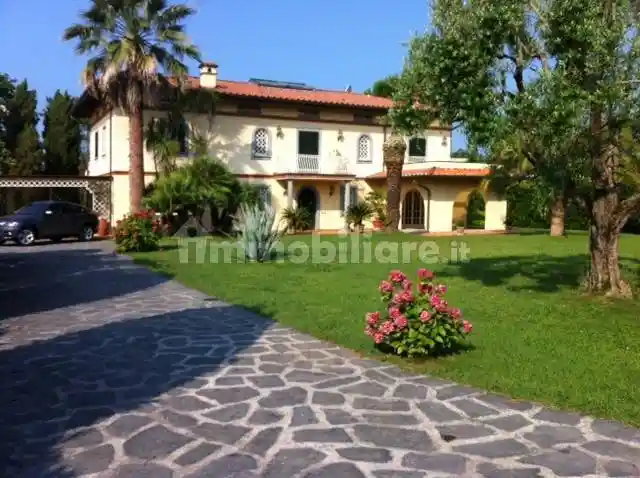 Villa in vendita a Massa