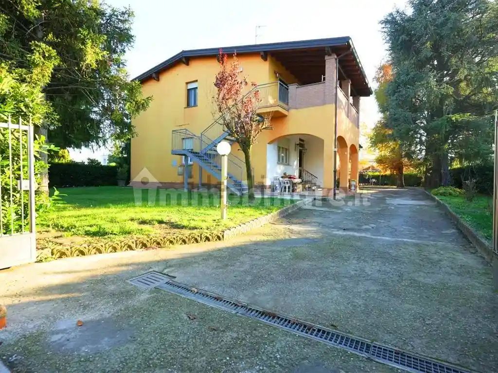 Villa in vendita a Parma