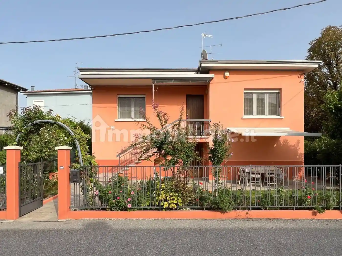 Villa in vendita a Rolo