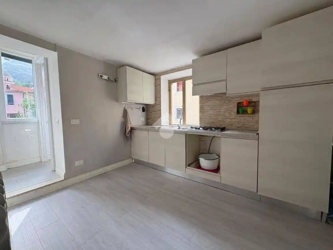 Casa indipendente in vendita a Massa