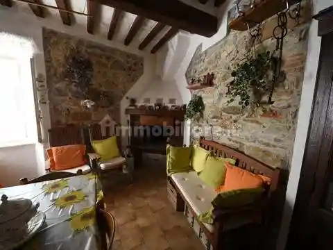 Appartamento in vendita a Montieri