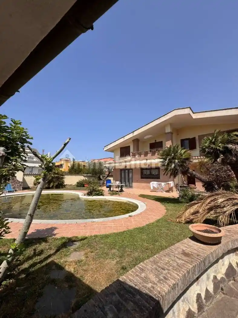 Villa in vendita a Nettuno