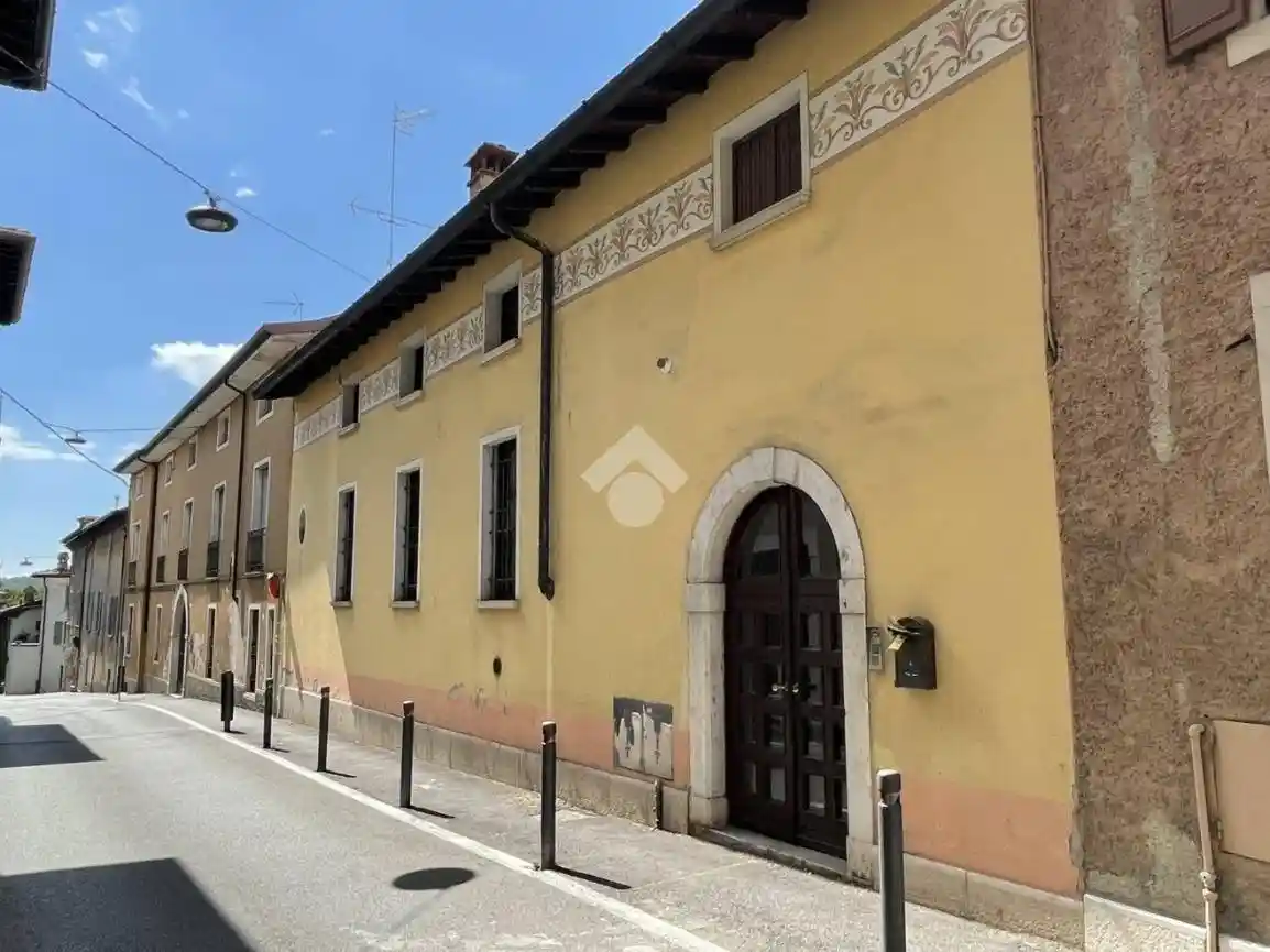 Palazzo - Edificio in vendita a Lonato del Garda