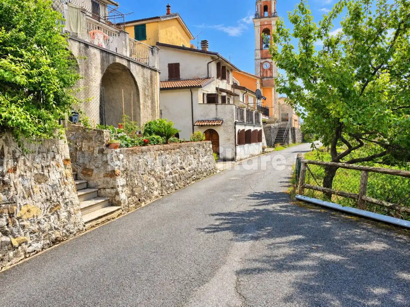 Casa indipendente in vendita a Maissana