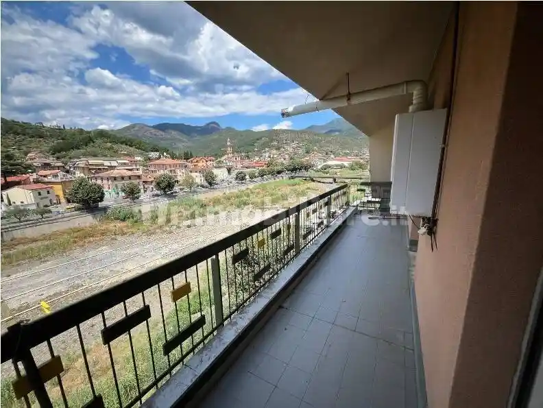 Appartamento in vendita a Casarza Ligure