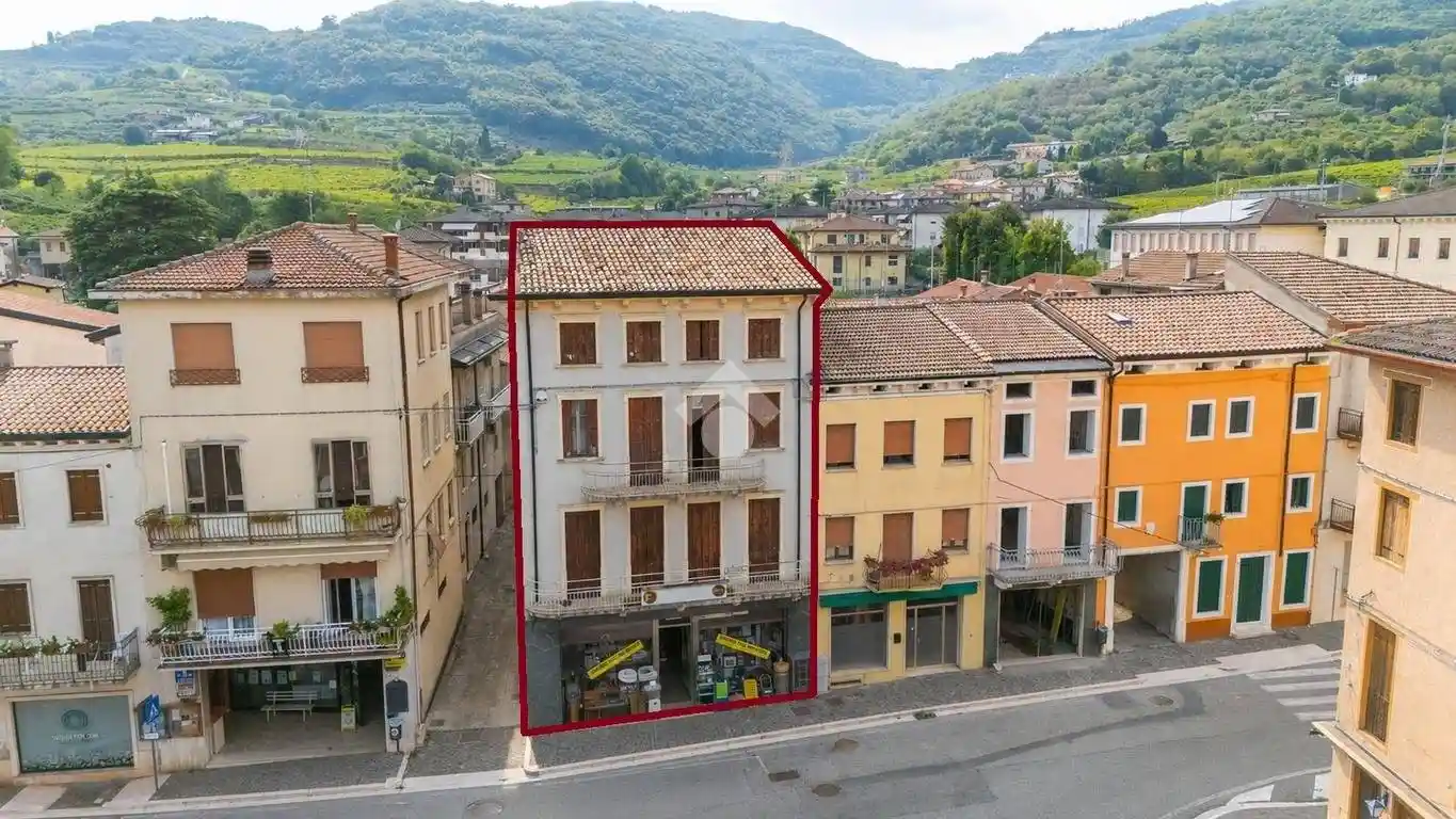 Palazzo - Edificio in vendita a Montecchia di Crosara