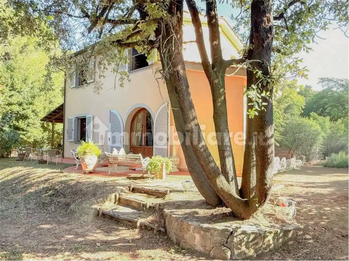 Villa in vendita a Lamporecchio