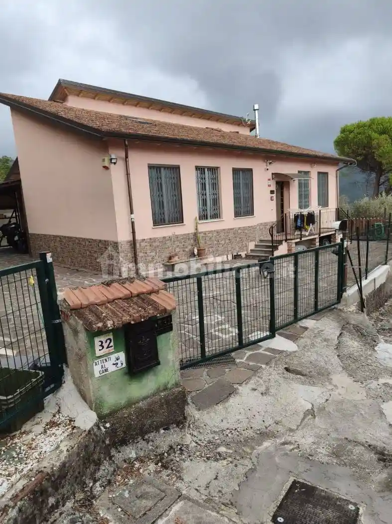 Villa in vendita a Calice al Cornoviglio