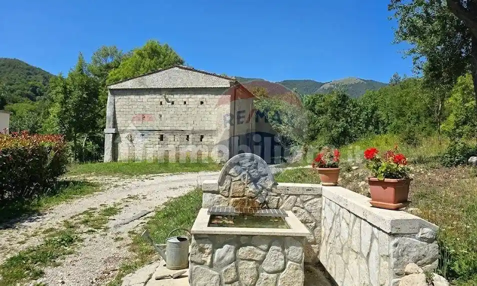Casa indipendente in vendita a Ateleta