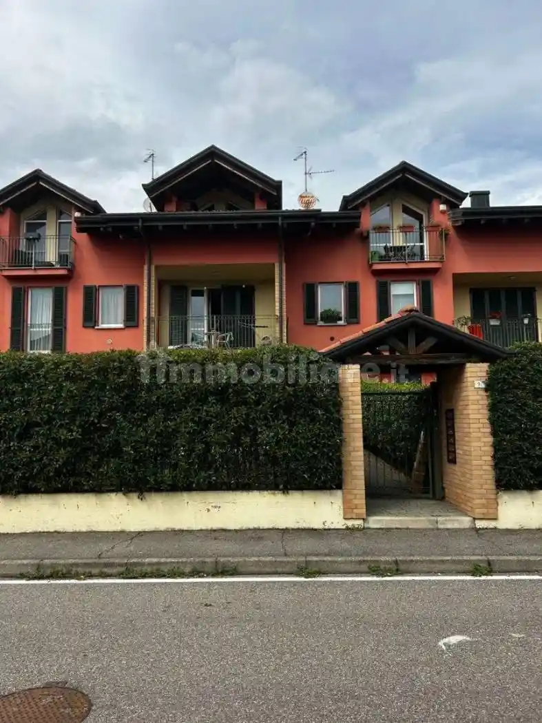 Appartamento in affitto a Vedano Olona
