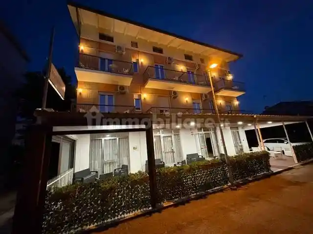 Palazzo - Edificio in vendita a Rimini