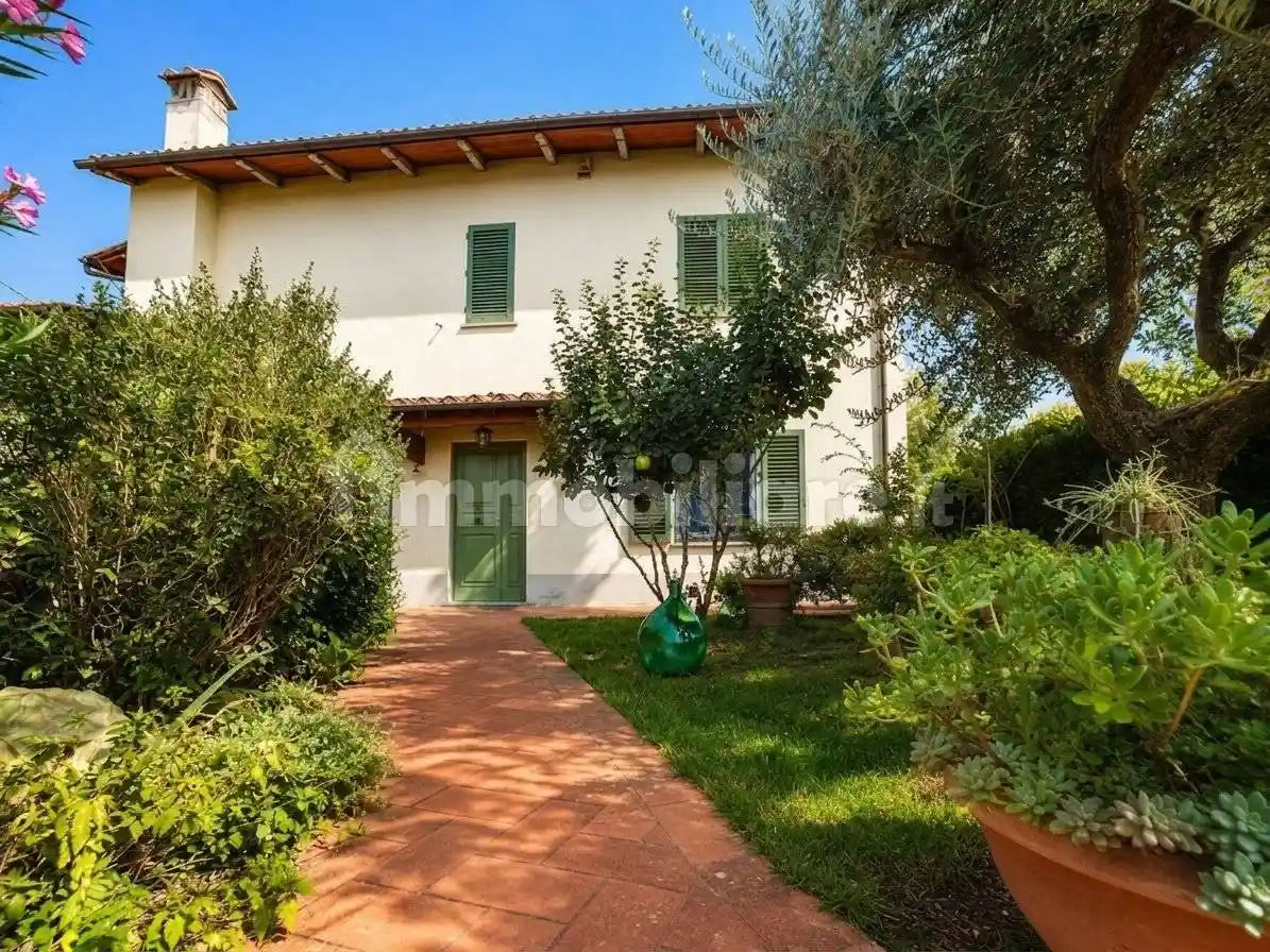 Villa in vendita a Carmignano
