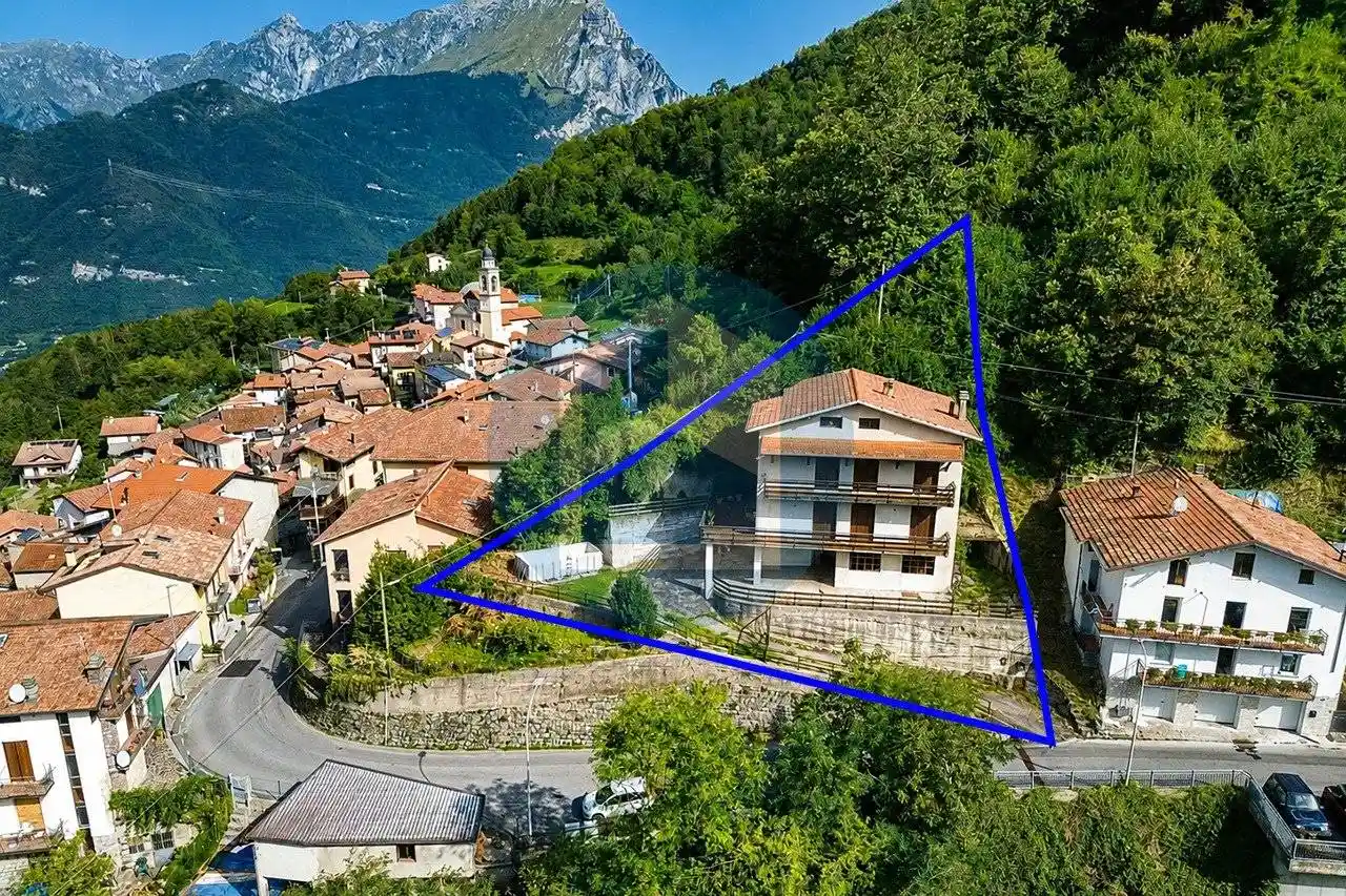Villa in vendita a Breno
