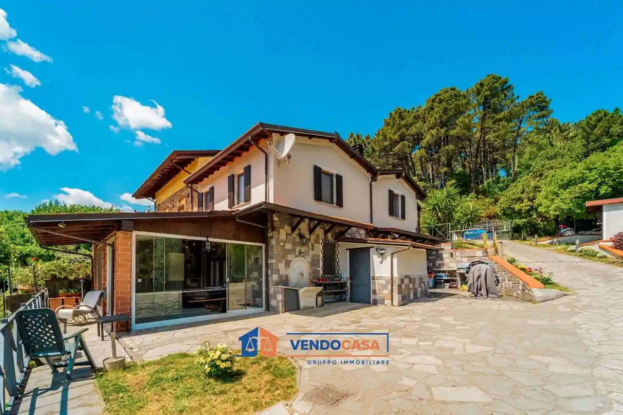 Villa in vendita a Fosdinovo