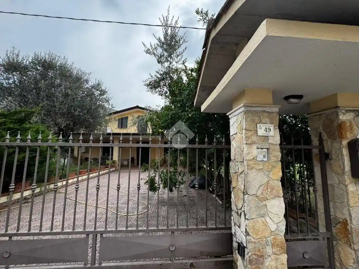 Villa in vendita a Villa Santa Lucia