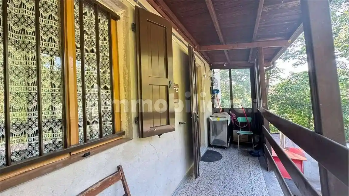 Casa indipendente in vendita a Varano de' Melegari