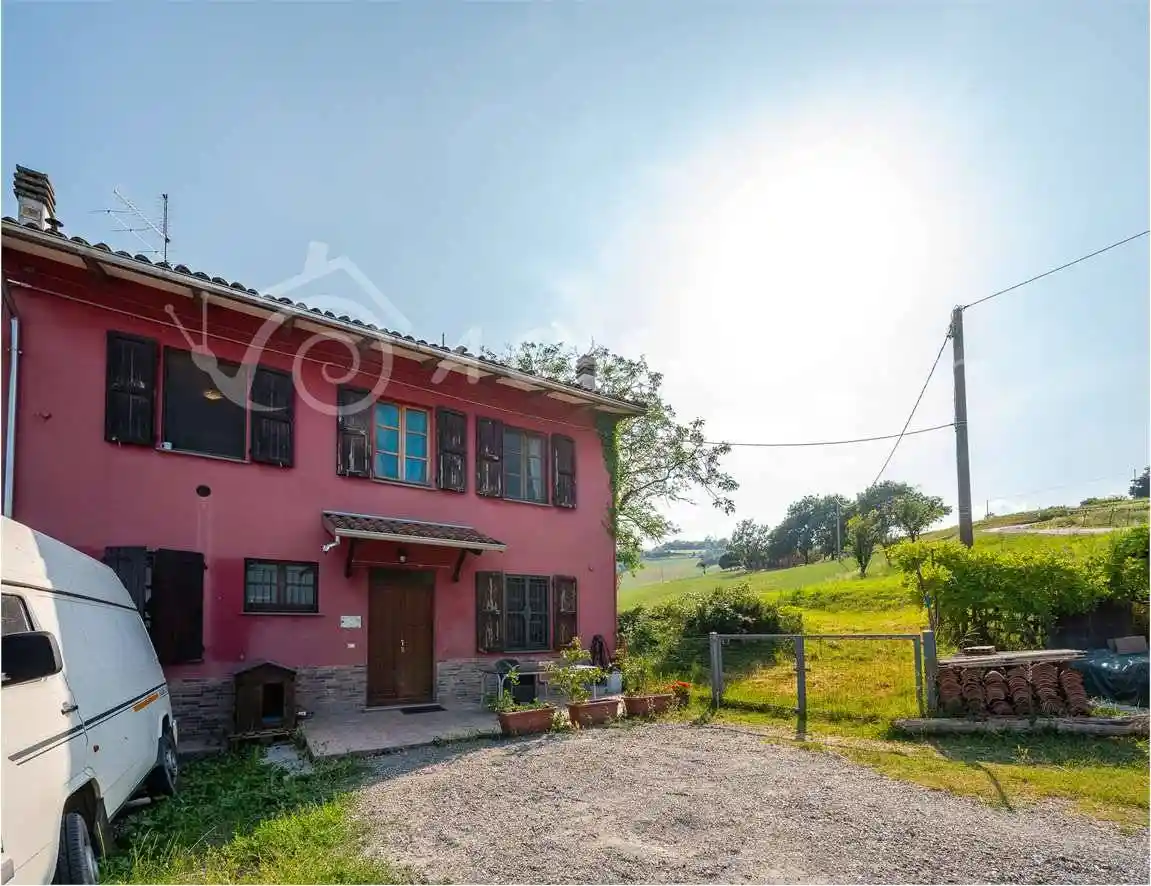 Casa indipendente in vendita a Medesano