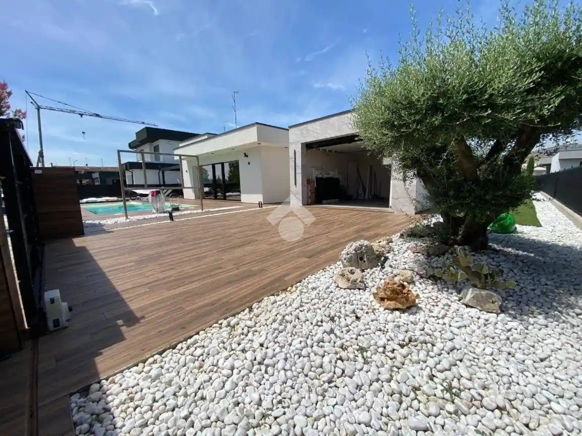 Villa in vendita a Porto Mantovano