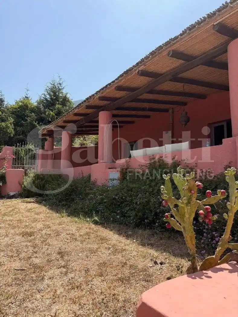 Casa indipendente in vendita a Malfa