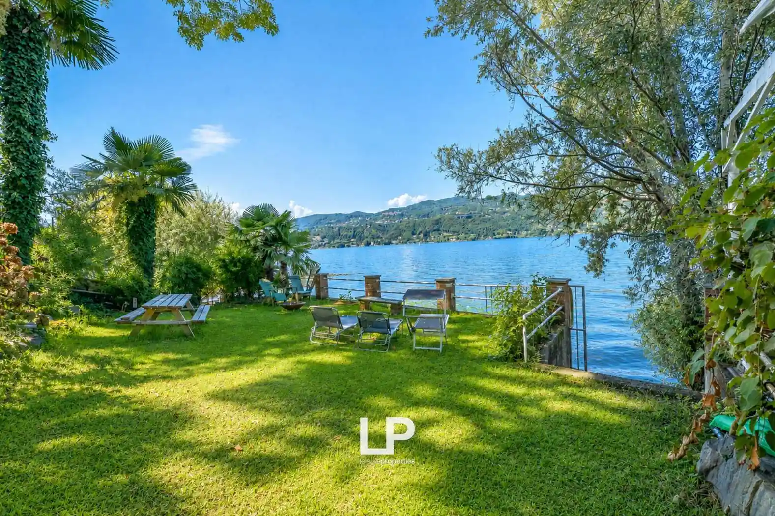 Villa in vendita a Ranco