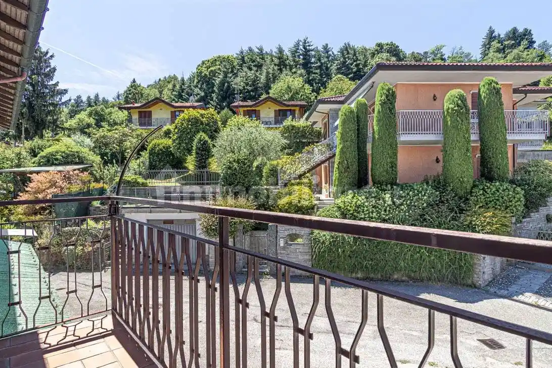 Appartamento in vendita a Besozzo