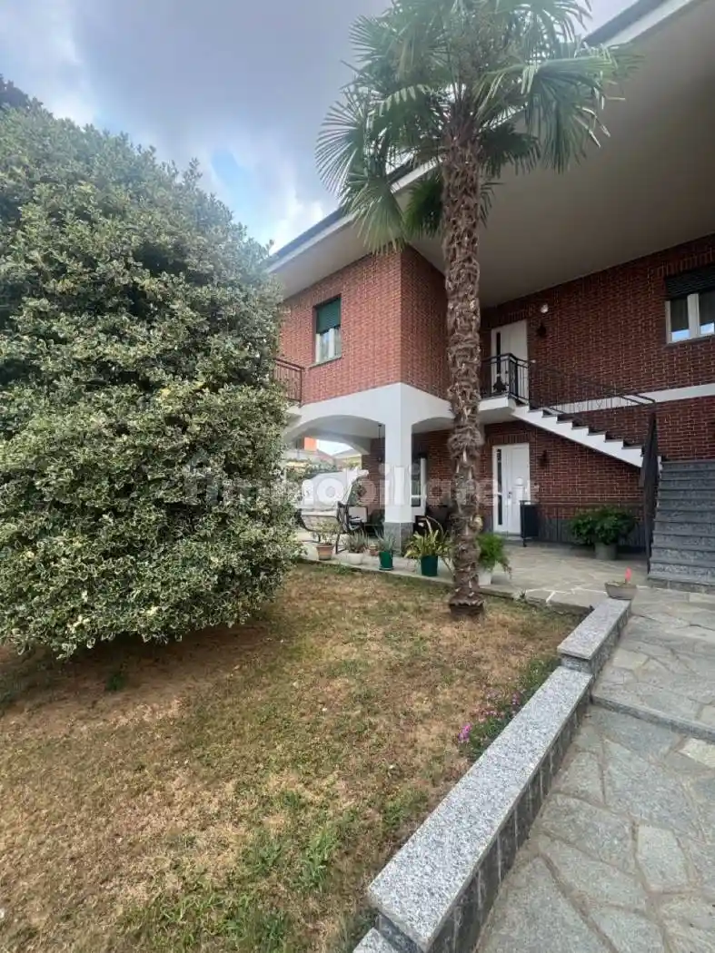 Villa in affitto a Piscina