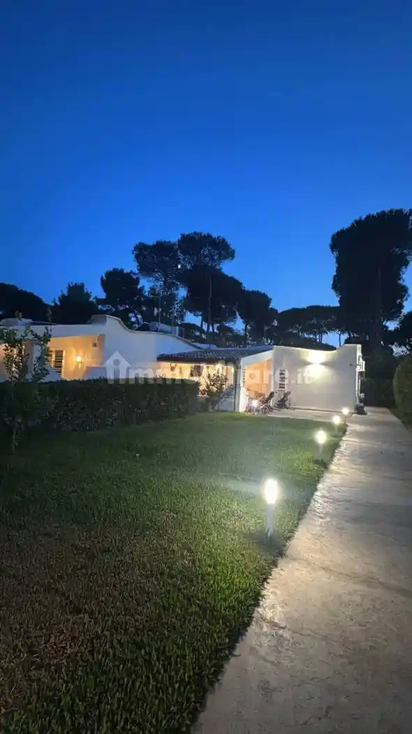 Villa in vendita a Cellole