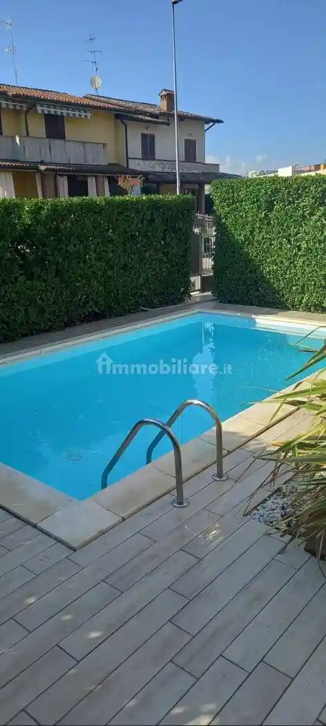 Villa in vendita a Maclodio