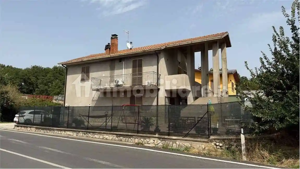 Casa indipendente in vendita a Todi