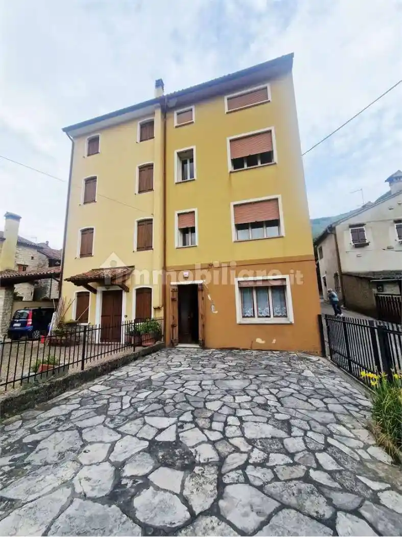 Casa indipendente in vendita a Revine Lago