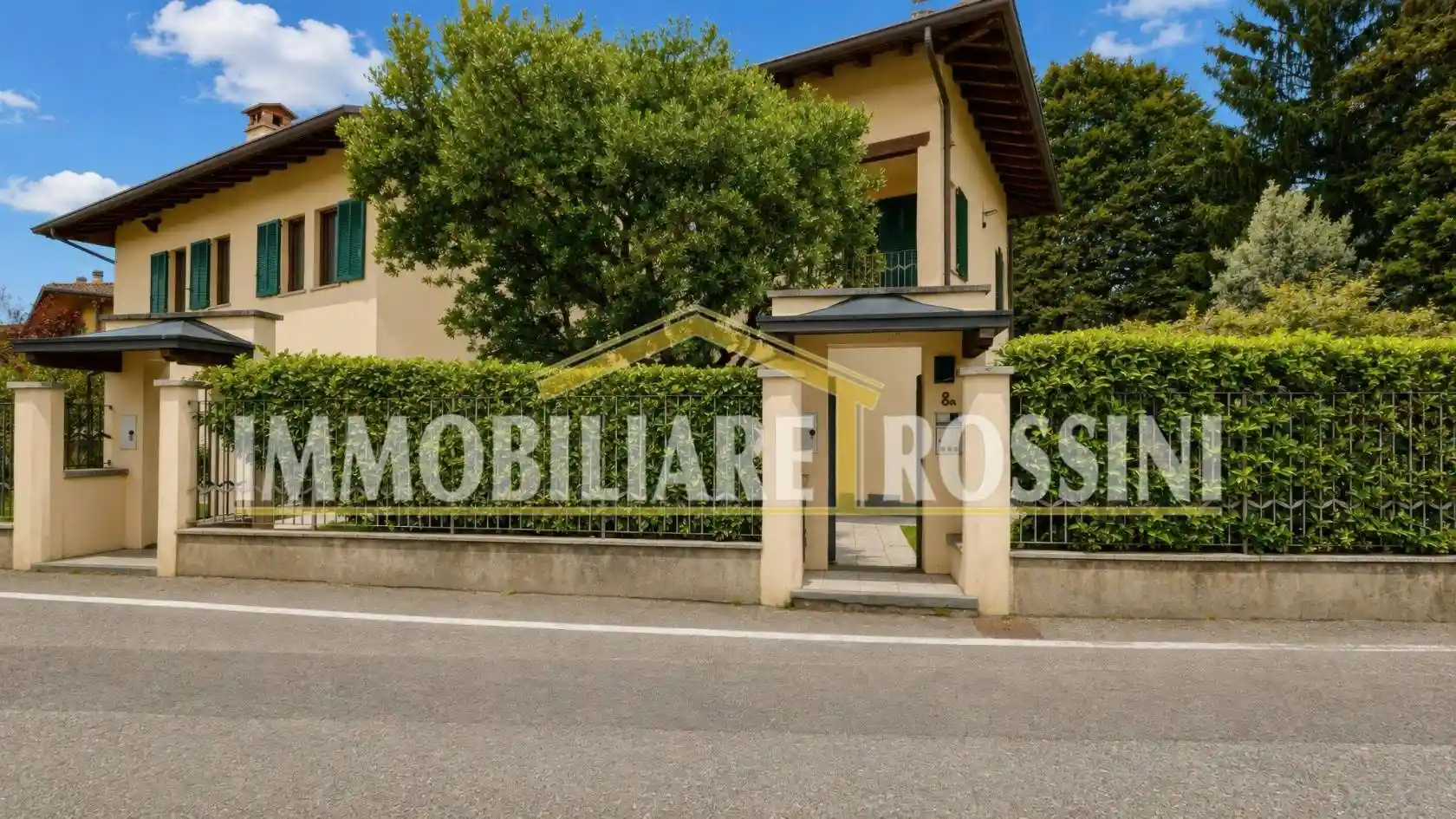 Villetta a schiera in vendita a Buguggiate