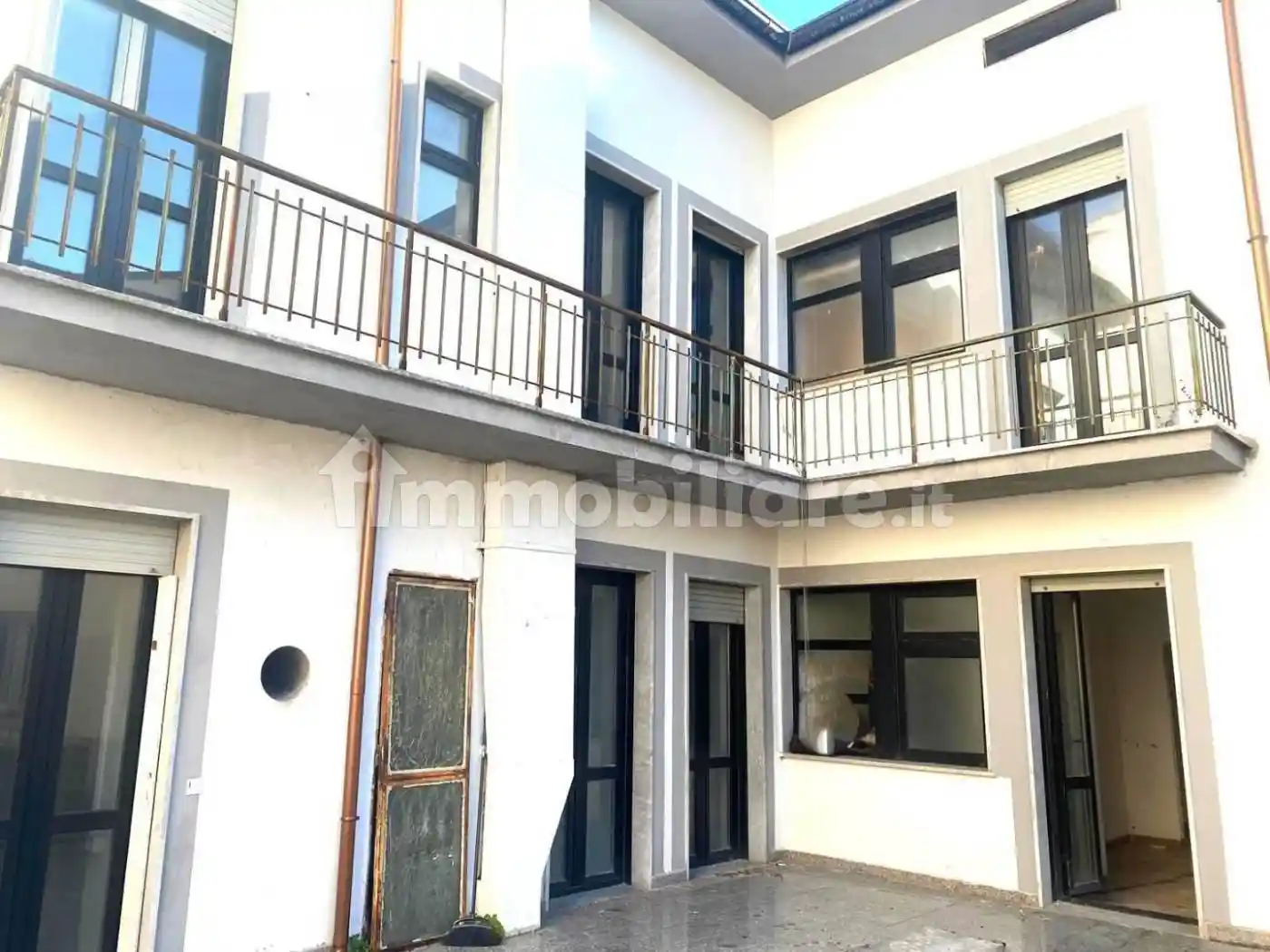Palazzo - Edificio in vendita a Viareggio