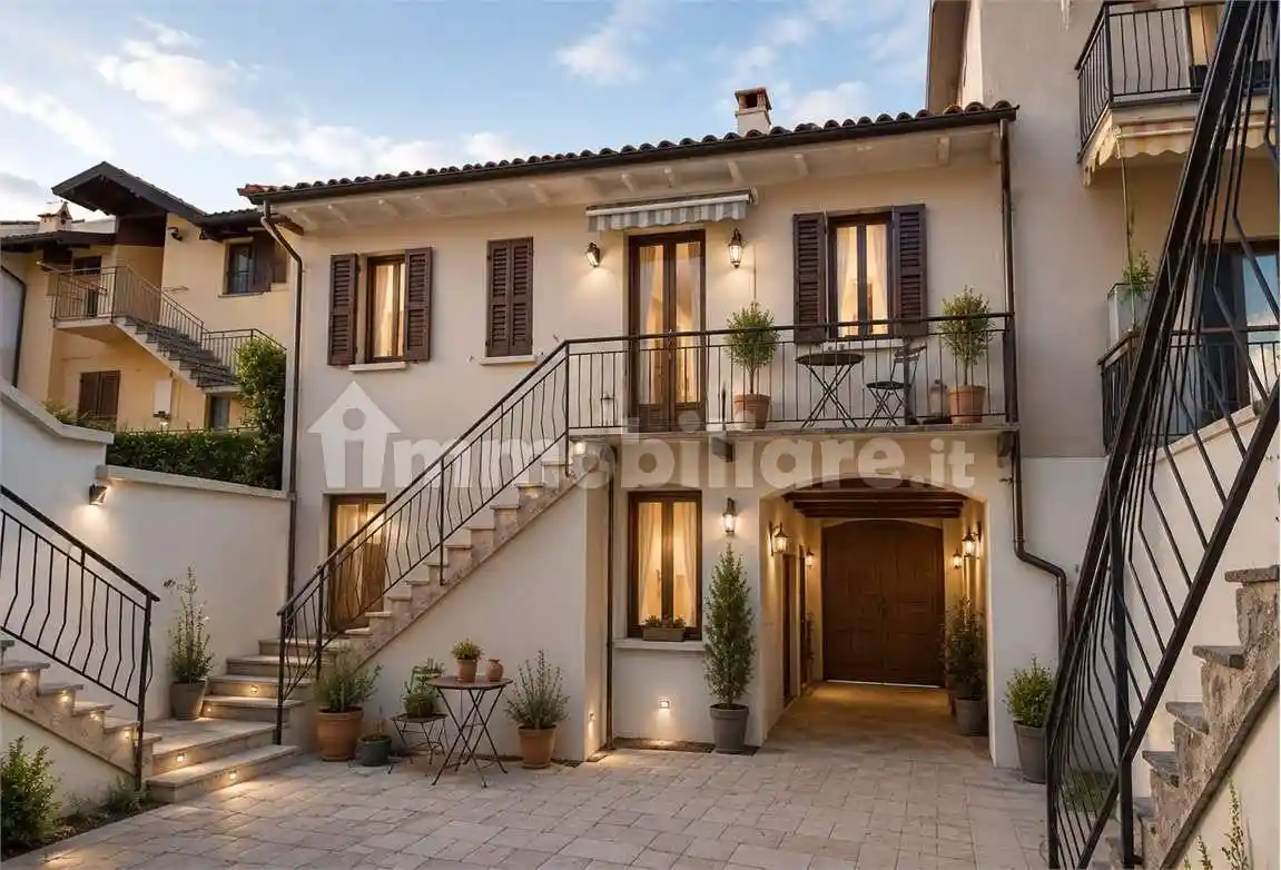 Casa indipendente in vendita a Carate Brianza