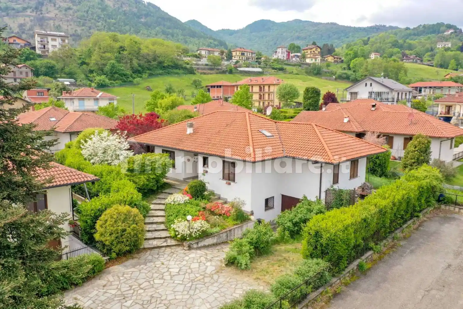 Villa in vendita a Lanzo Torinese