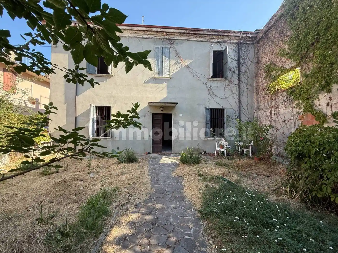 Palazzo - Edificio in vendita a Montechiarugolo
