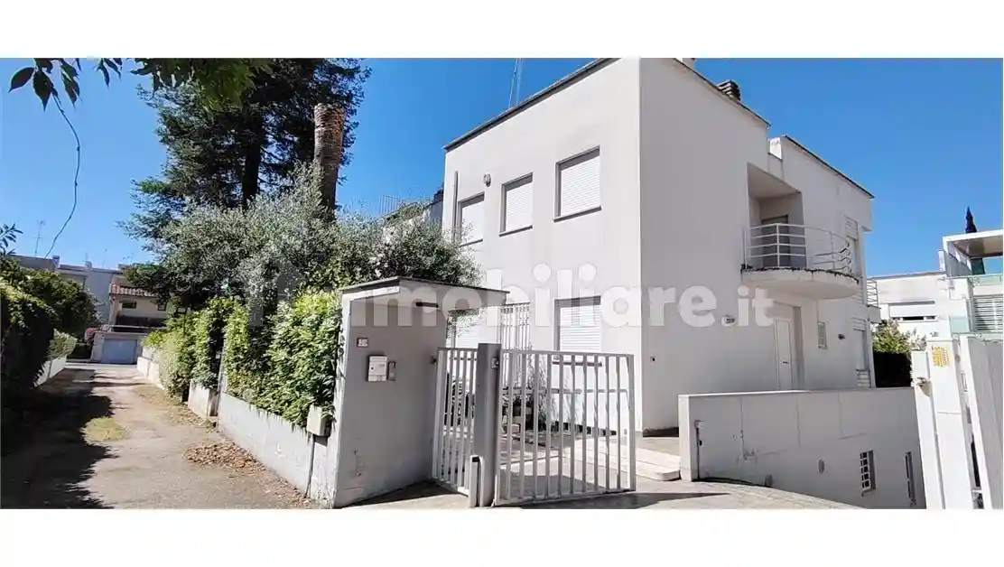 Villa in vendita a Latina