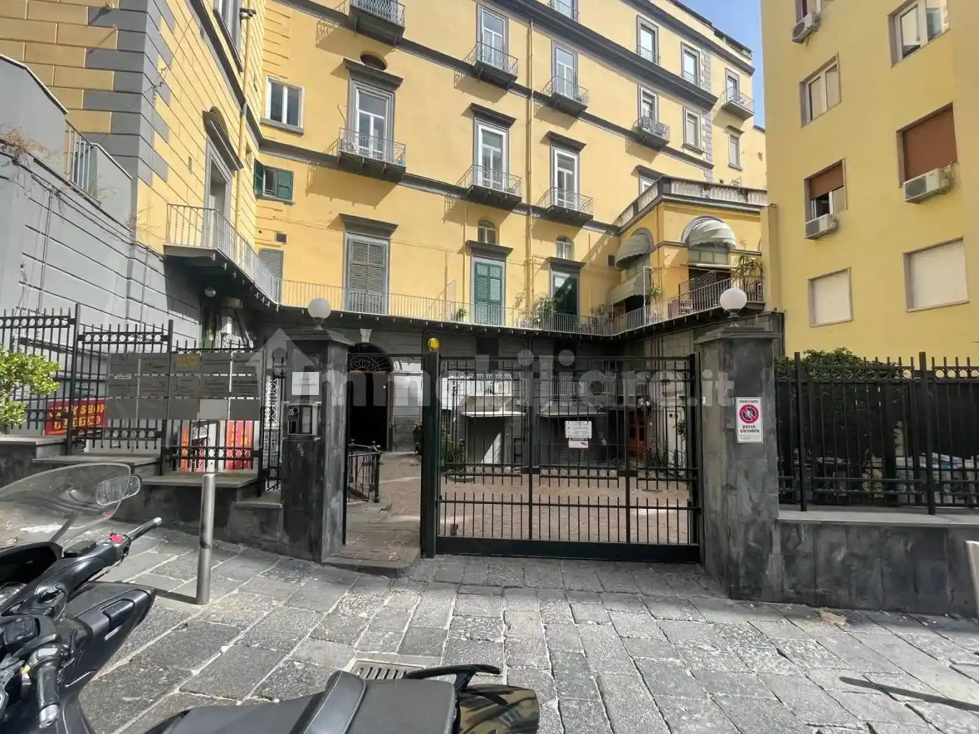 Appartamento in vendita a Napoli