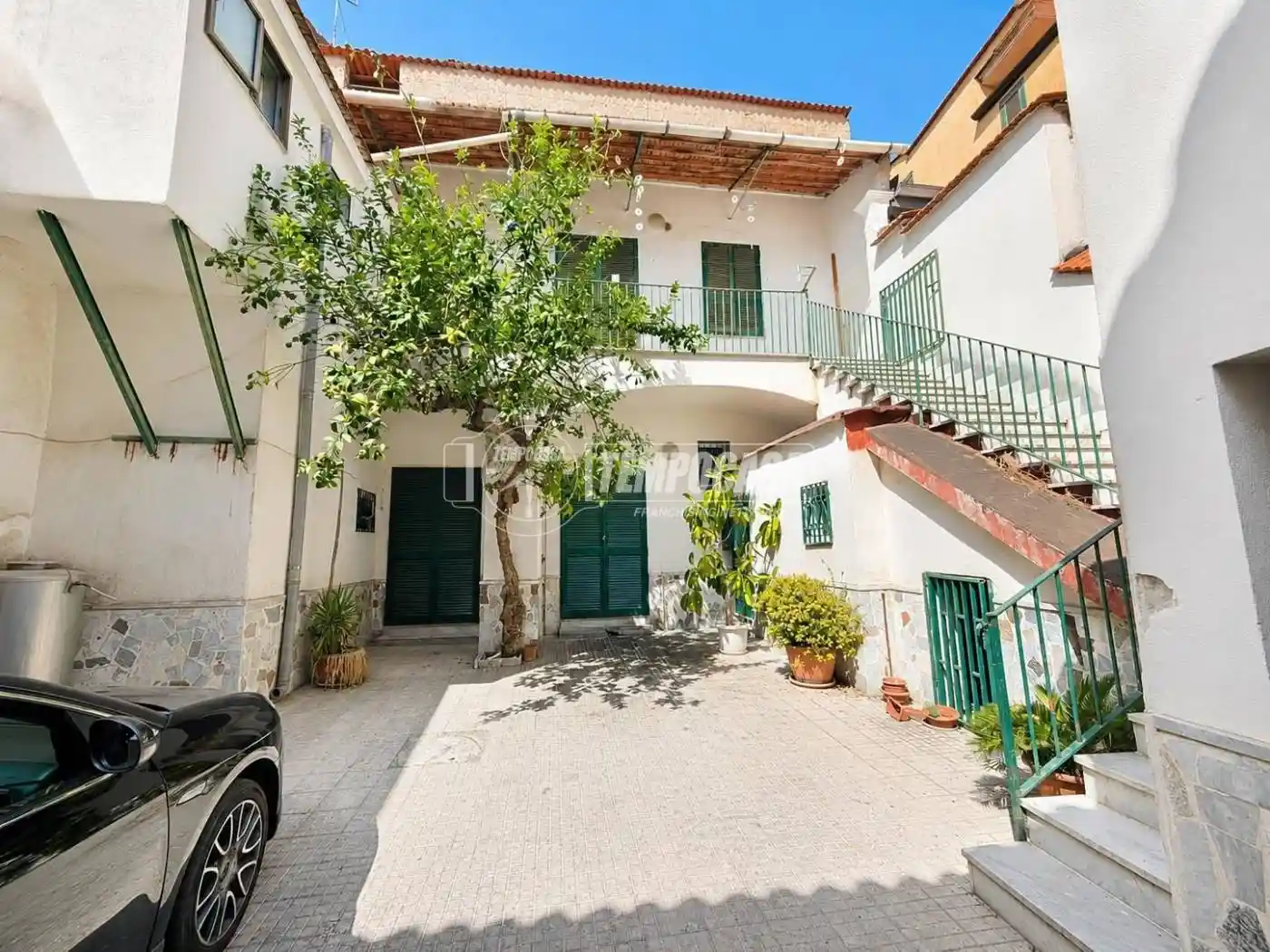 Palazzo - Edificio in vendita a Giugliano in Campania